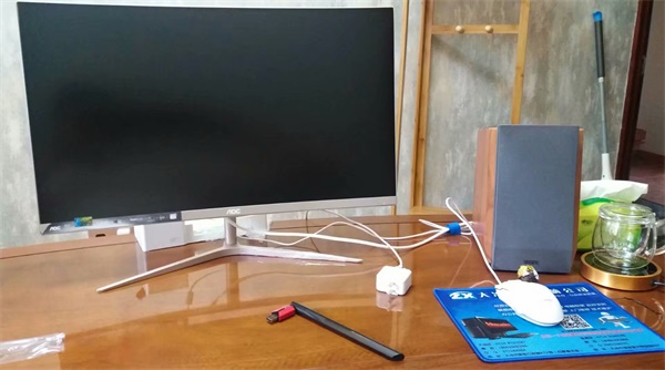 27寸曲面屏電腦